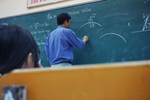 math instructor, Photo by Tra Nguyen on Unsplash